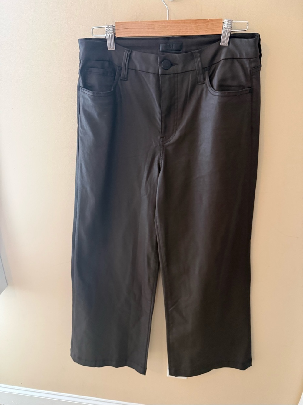 KUT Meg Coated High Waist Wide Leg Jeans chocolate brown
Size 10